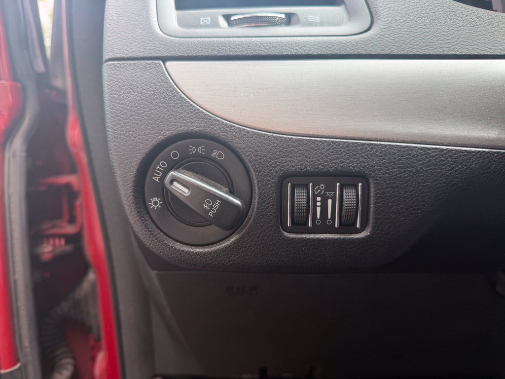 Used 2013 Dodge Grand Caravan R/T w/ Safety Sphere Group FWD image 15