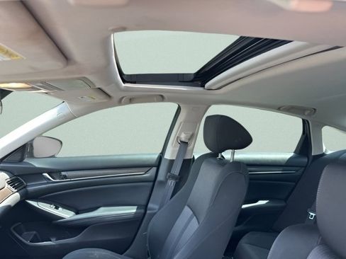 Used 2018 Honda Accord EX image 13