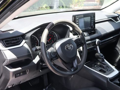 Used 2021 Toyota RAV4 LE AWD/4WD image 20