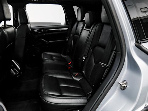 Used 2017 Porsche Cayenne S image 71