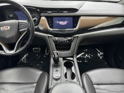 Used 2021 Cadillac XT6 Sport w/ Platinum Package AWD/4WD image 11