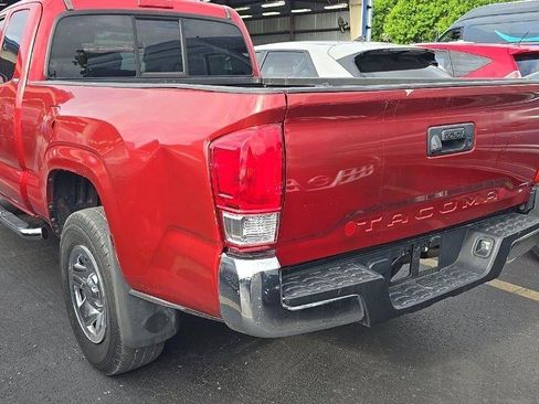 Used 2017 Toyota Tacoma SR5 RWD image 6