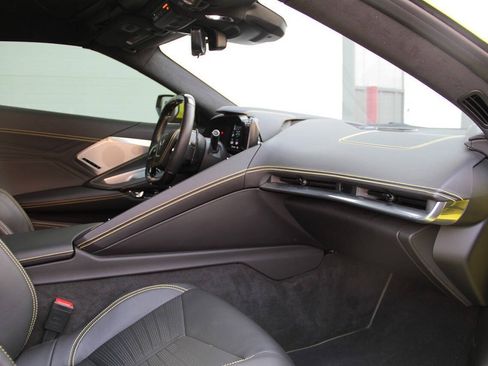 Used 2024 Chevrolet Corvette Z06 w/ Z07 Performance Package RWD image 23