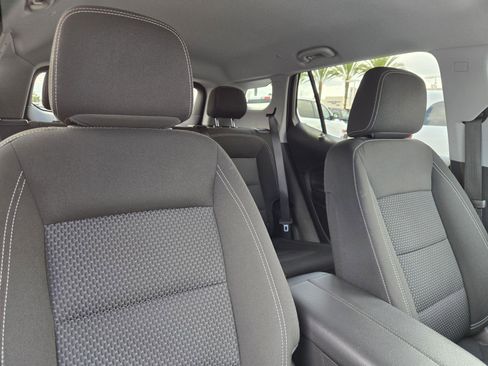 Used 2023 GMC Terrain SLE w/ Driver Convenience Package image 29