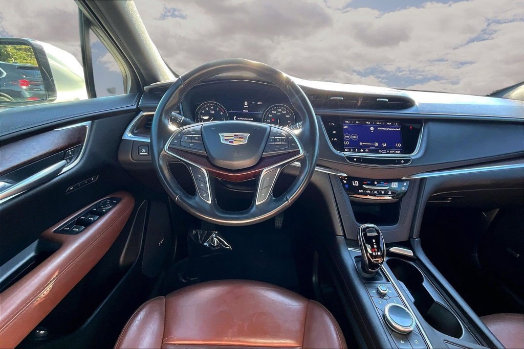 Used 2022 Cadillac XT5 Premium Luxury w/ Technology Package FWD image 8
