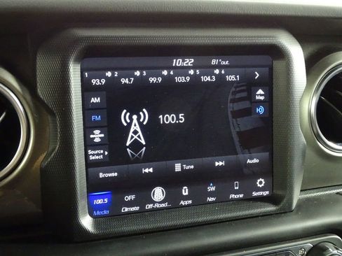 Used 2021 Jeep Wrangler Unlimited Sahara image 32