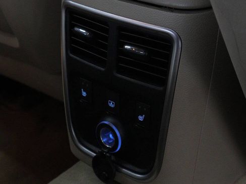 Used 2011 Chrysler 300 Limited w/ Luxury Group image 13