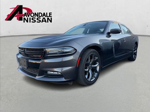 Used 2016 Dodge Charger SXT w/ Rallye Group image 2