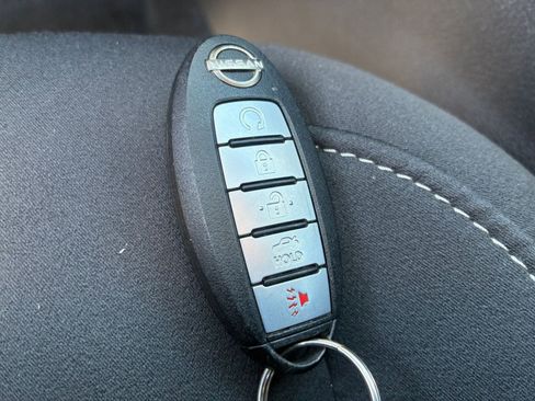 Used 2025 Nissan Altima 2.5 SV FWD image 21