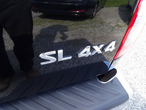 Used 2012 Nissan Frontier SL AWD/4WD image 5