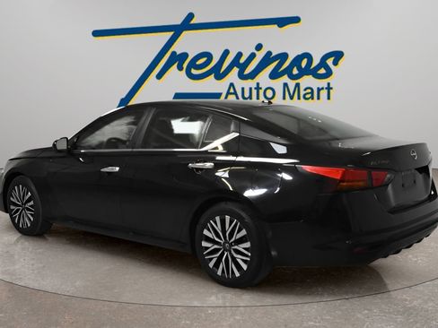 Used 2024 Nissan Altima 2.5 SV FWD image 9