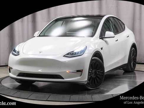 Used 2021 Tesla Model Y Long Range AWD/4WD image 1