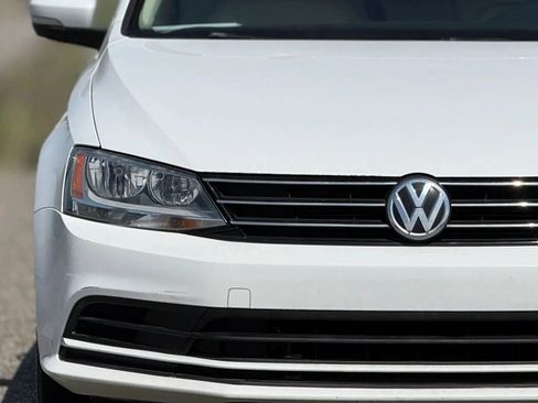 Used 2016 Volkswagen Jetta SE image 11