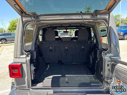 Used 2022 Jeep Wrangler Unlimited Rubicon w/ LED Lighting Group AWD/4WD image 34