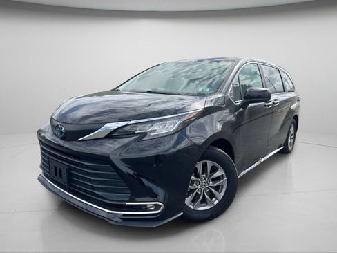 Used 2022 Toyota Sienna XLE AWD/4WD image 15
