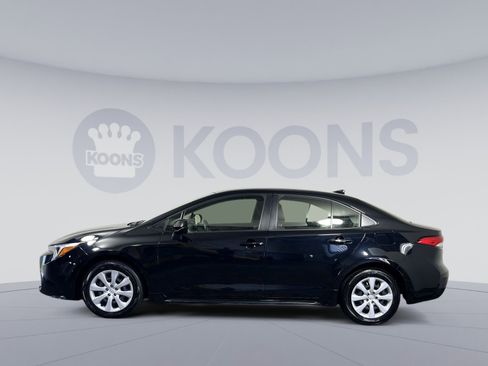 Used 2025 Toyota Corolla LE FWD image 7