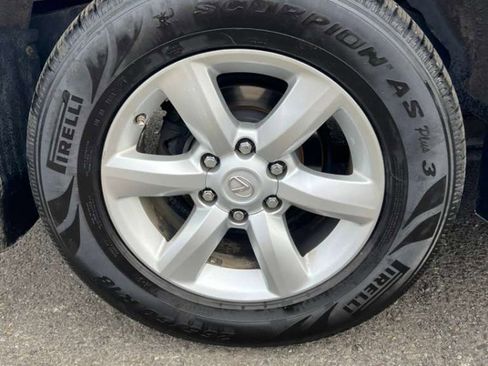 Used 2014 Lexus GX 460 image 19