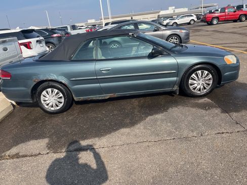 Used 2006 Chrysler Sebring Limited image 16