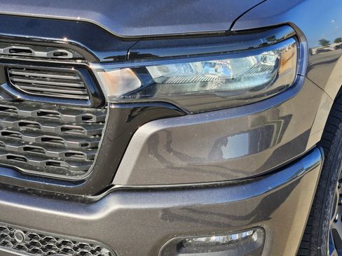New 2026 RAM 1500 Express AWD/4WD image 10