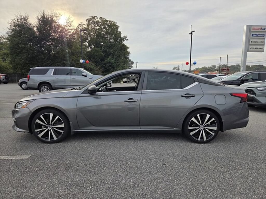 Used 2021 Nissan Altima 2.5 SR FWD image 2