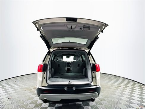 Used 2017 GMC Acadia SLT image 30