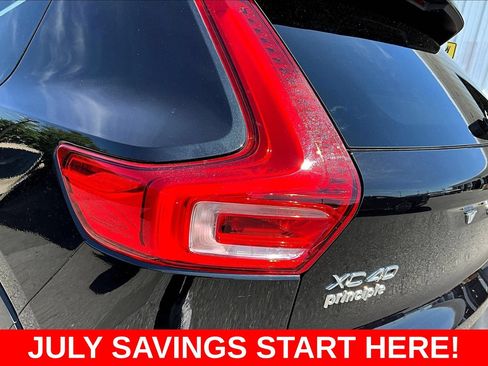 Used 2024 Volvo XC40 B5 Plus AWD/4WD image 29
