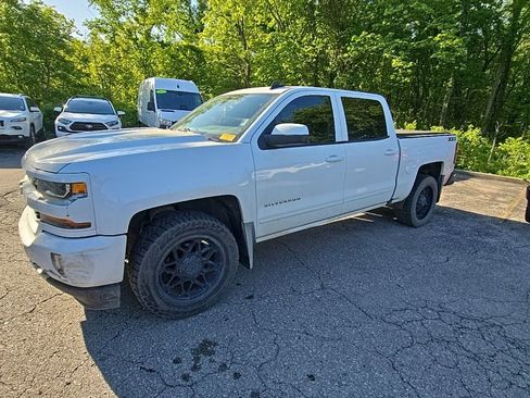 Used 2018 Chevrolet Silverado 1500 LT w/ All Star Edition AWD/4WD image 2