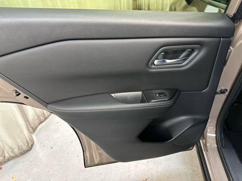 Certified 2024 Nissan Rogue SV image 27