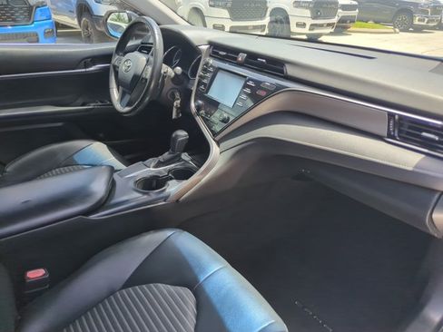Used 2019 Toyota Camry SE FWD image 23