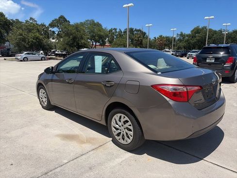 Used 2018 Toyota Corolla LE FWD image 5