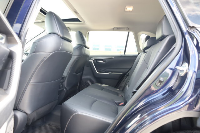 Used 2021 Toyota RAV4 XLE Premium AWD/4WD image 28