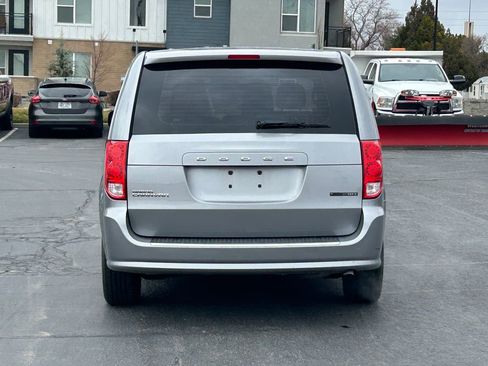 Used 2015 Dodge Grand Caravan SE image 5