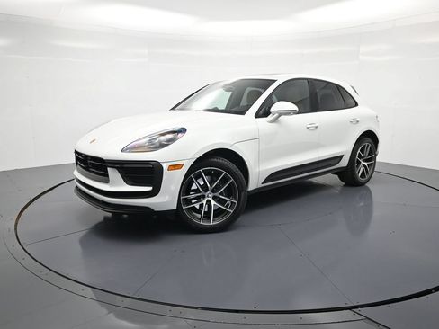 Used 2026 Porsche Macan AWD/4WD image 28