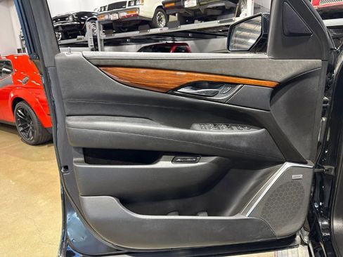 Used 2015 Cadillac Escalade Premium RWD image 9