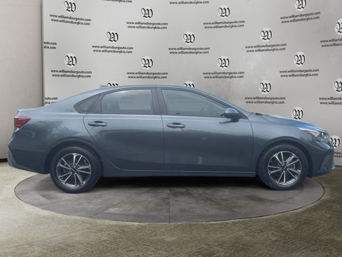 Used 2023 Kia Forte LXS w/ LXS Technology Package FWD image 6
