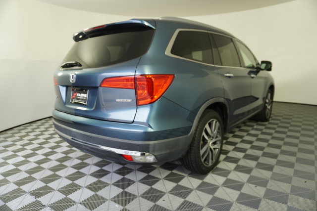 Used 2017 Honda Pilot Touring image 7
