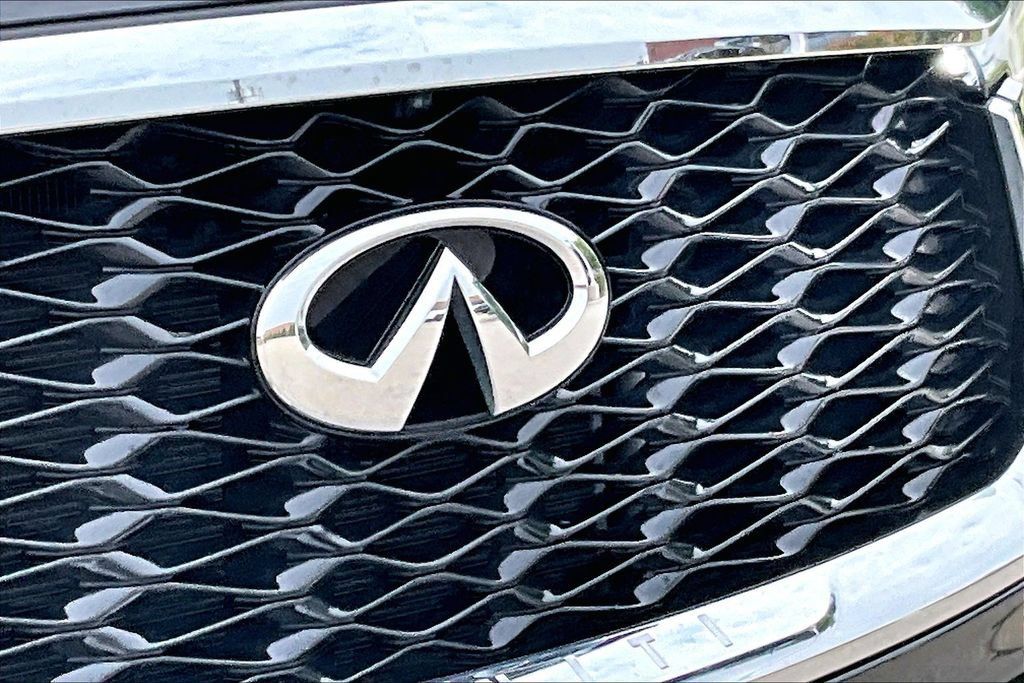 Certified 2024 INFINITI QX60 Sensory AWD/4WD image 11