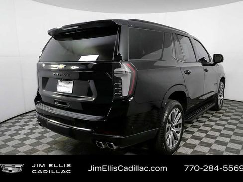 Used 2025 Chevrolet Tahoe High Country RWD image 3