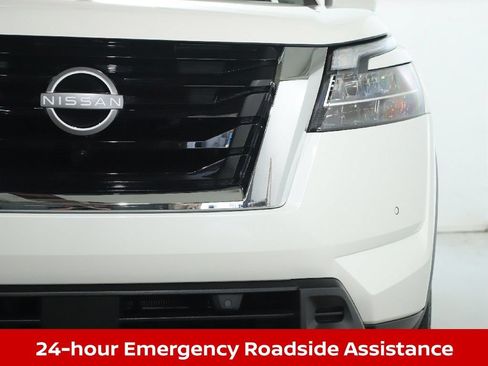 Certified 2024 Nissan Pathfinder Platinum w/ Cargo Package AWD/4WD image 10