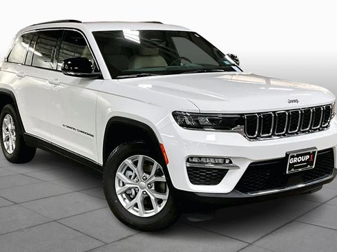 Used 2024 Jeep Grand Cherokee Limited image 2