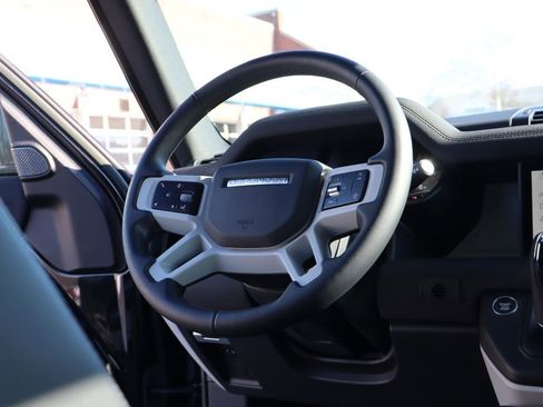 Used 2023 Land Rover Defender 90 X-Dynamic SE image 49