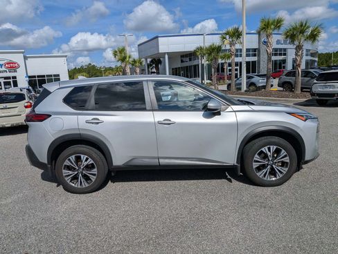 Used 2023 Nissan Rogue SV FWD image 3