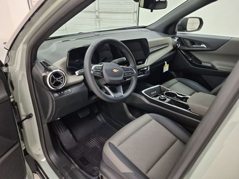 New 2026 Chevrolet Equinox LT w/ Convenience Package II image 10