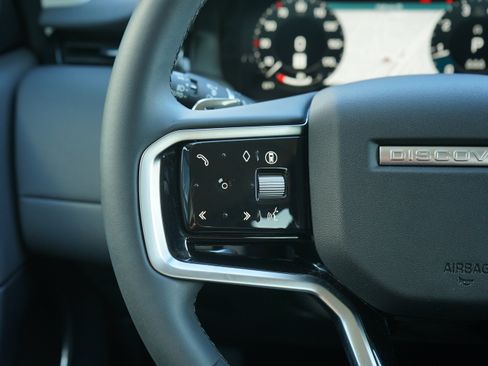 Used 2024 Land Rover Discovery Sport S image 31