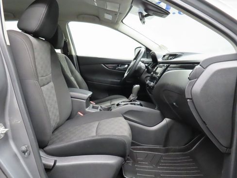 Used 2019 Nissan Rogue Sport SV image 23