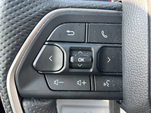Used 2025 Toyota Tacoma Limited AWD/4WD image 26