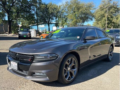 Used 2016 Dodge Charger SXT w/ Rallye Group RWD image 3
