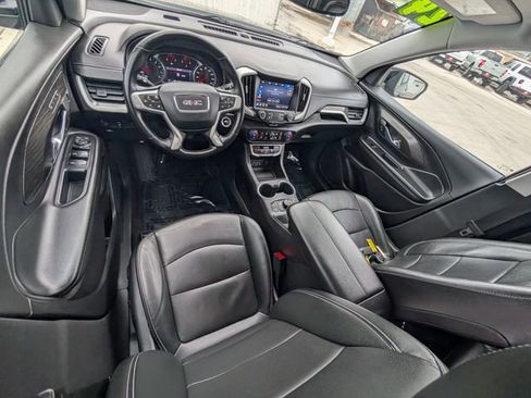 Used 2024 GMC Terrain SLT image 5