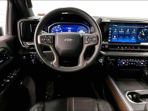 Used 2024 Chevrolet Silverado 2500 High Country w/ High Country Premium Package AWD/4WD image 6