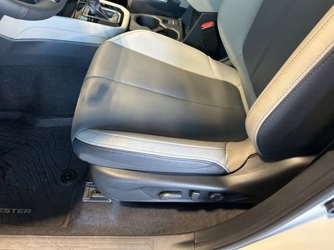 Used 2025 Subaru Forester Limited image 10